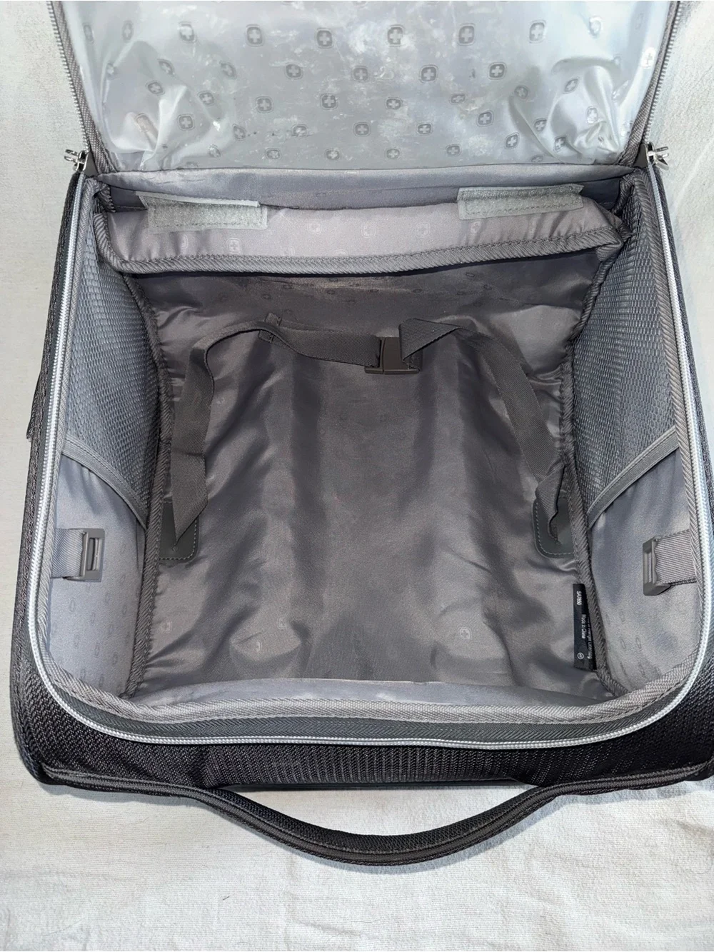 SwissGear The Checklite 15” Underseat Roller 2-Wheel Carry On Luggage Suitcase